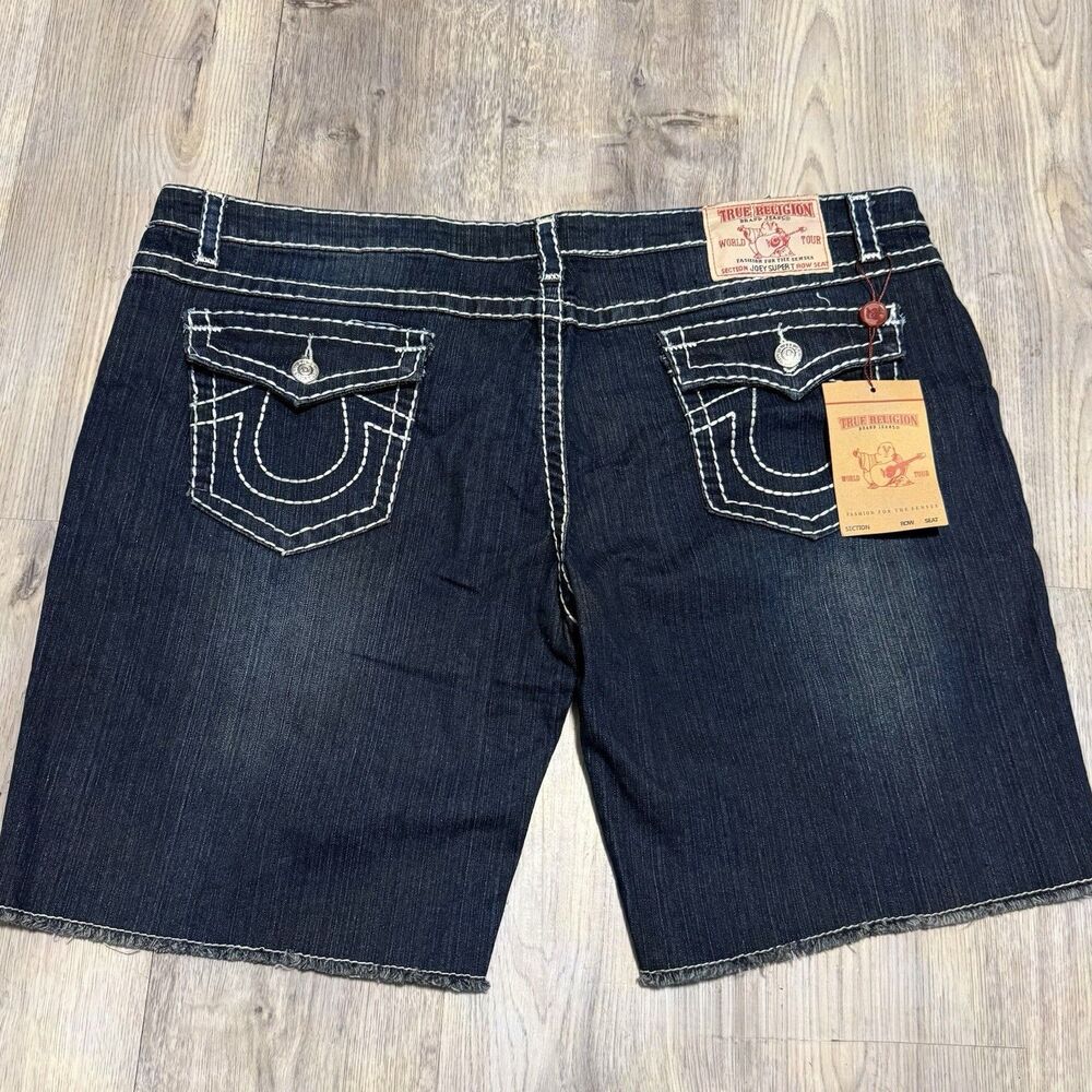True Religion Women's Billy Big T Super T Mid-Wash Denim Jean Shorts NWT Size 40